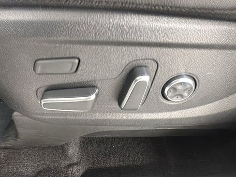 Used 2024 Hyundai Palisade Limited image 11