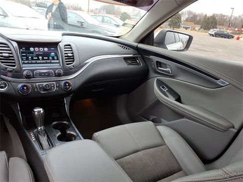 Used 2019 Chevrolet Impala LT image 19