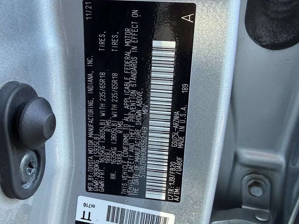 Used 2022 Toyota Highlander LE AWD/4WD image 27