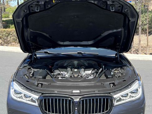 Used 2018 BMW 750i RWD image 26