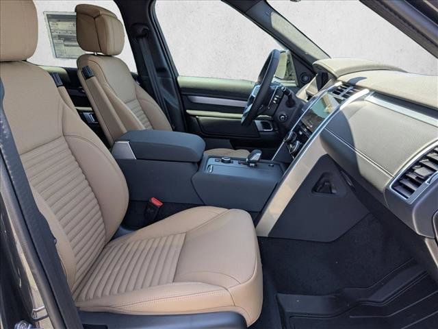 New 2026 Land Rover Discovery Limited Edition AWD/4WD image 17
