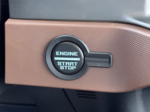 Used 2024 Ford Bronco Outer Banks image 18