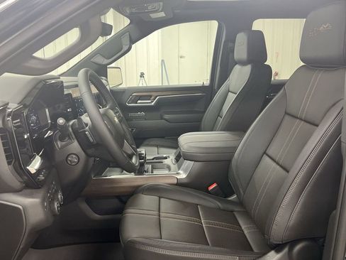 Used 2023 Chevrolet Silverado 1500 High Country w/ Technology Package AWD/4WD image 20