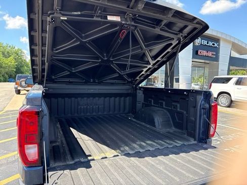 Used 2022 GMC Sierra 1500 SLT w/ SLT Premium Plus Package AWD/4WD image 4