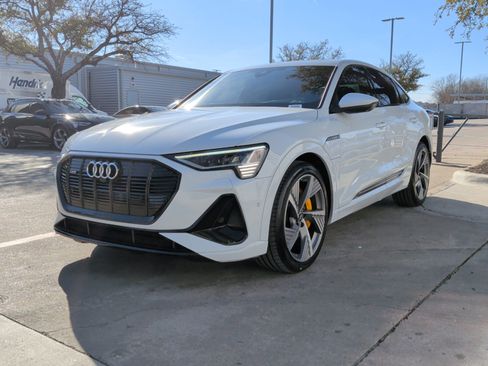 Used 2023 Audi e-tron Prestige w/ Prestige Package image 5