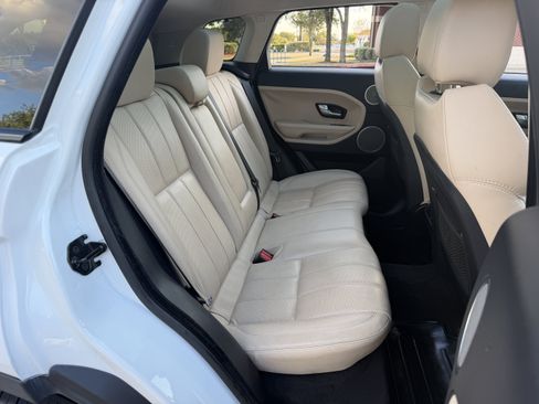 Used 2015 Land Rover Range Rover Evoque Prestige AWD/4WD image 14