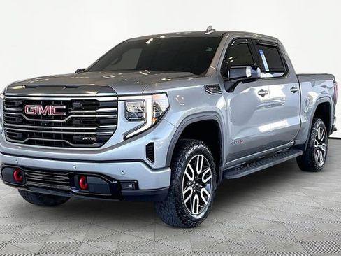 Used 2023 GMC Sierra 1500 AT4 w/ Technology Package AWD/4WD image 3
