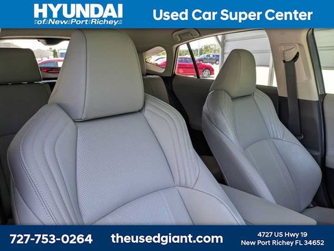 Used 2022 Toyota Venza Limited AWD/4WD image 6