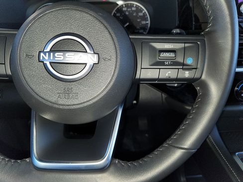 Used 2025 Nissan Pathfinder SV FWD image 25