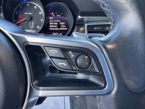 Used 2015 Porsche Macan Turbo image 15