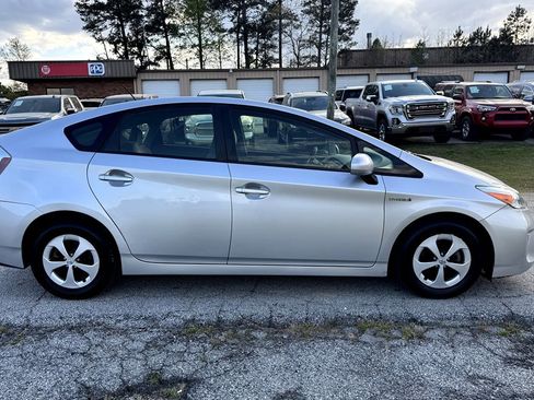 Used 2014 Toyota Prius Two image 6