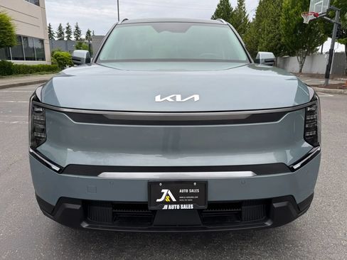 Used 2024 Kia EV9 Wind AWD/4WD image 3