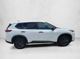 Used 2024 Nissan Rogue S FWD video 4