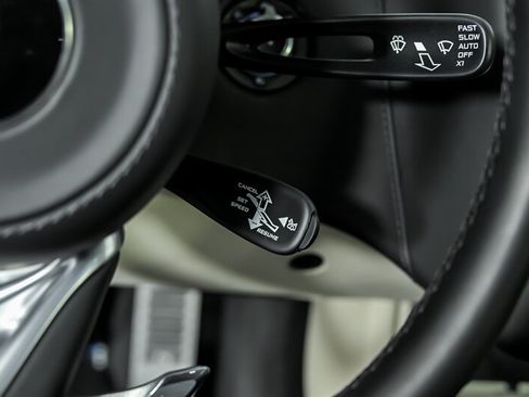 Used 2023 McLaren GT RWD image 32