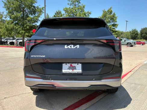 Used 2026 Kia Sportage LX FWD image 7