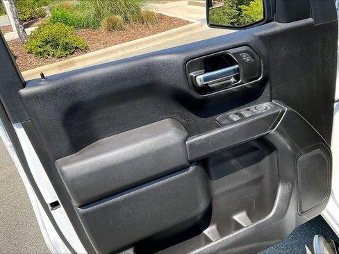 Used 2022 Chevrolet Silverado 1500 Custom AWD/4WD image 27