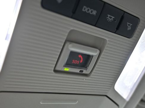 Used 2024 Toyota RAV4 XLE image 24