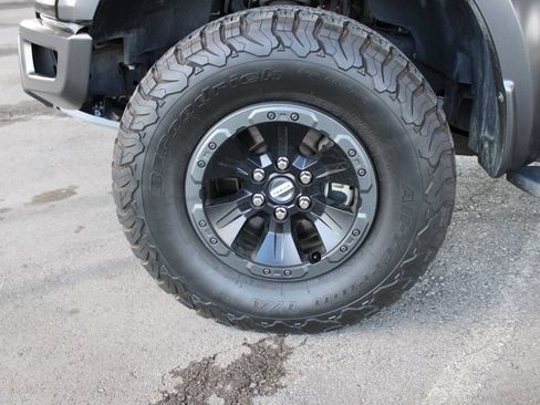 Used 2017 Ford F150 Raptor w/ Equipment Group 802A Luxury AWD/4WD image 12