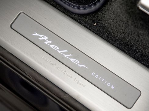 New 2025 Bentley Bentayga image 16