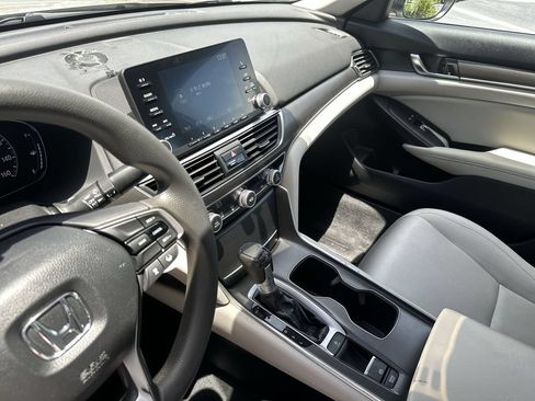 Used 2018 Honda Accord LX image 24