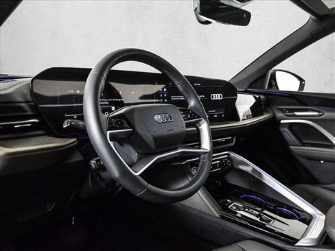 Certified 2025 Audi Q5 Premium w/ Convenience Package image 10