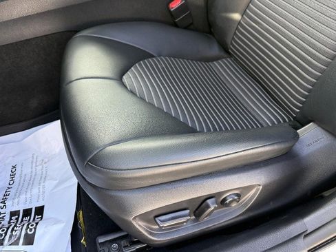 Used 2021 Toyota Camry SE image 17