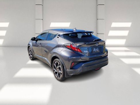 Used 2018 Toyota C-HR image 5