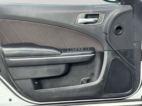 Used 2019 Dodge Charger SXT image 21