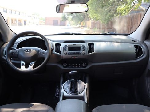 Used 2011 Kia Sportage LX w/ Convenience Pkg FWD image 16