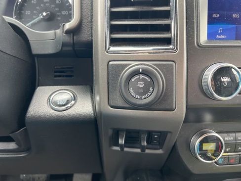 Used 2020 Ford Expedition XLT w/ Equipment Group 202A AWD/4WD image 13