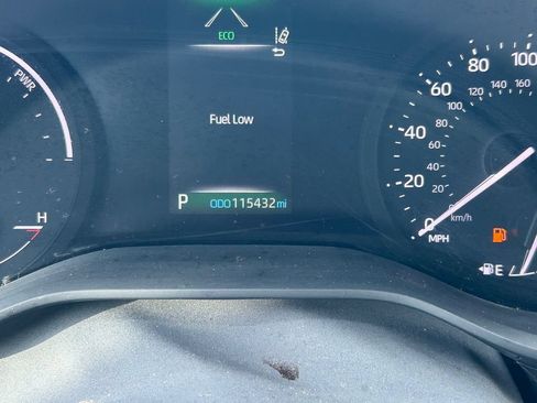 Used 2023 Toyota Sienna XLE FWD image 33