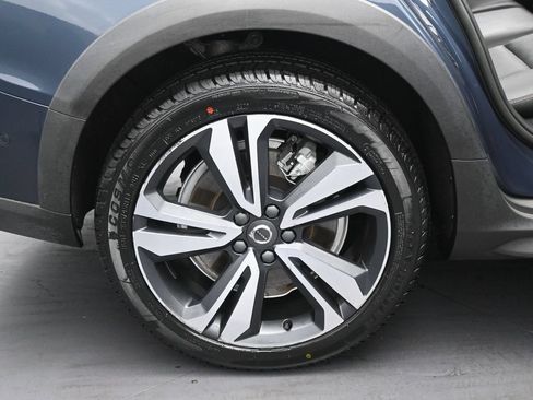 Used 2023 Volvo V60 B5 Cross Country Plus w/ Climate Package AWD/4WD image 32