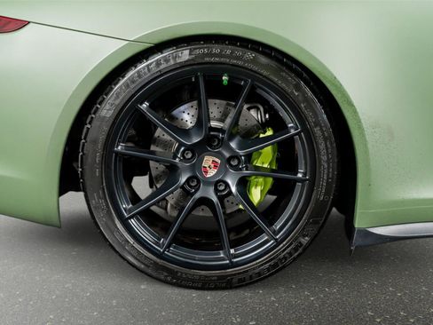 Used 2013 Porsche 911 Carrera 4S image 9