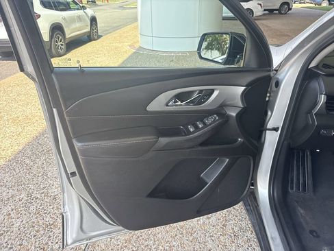 Used 2020 Chevrolet Traverse LS FWD image 21