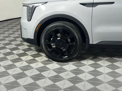 Used 2025 Kia Sorento SX Prestige w/ Olive Brown Leather Package image 13