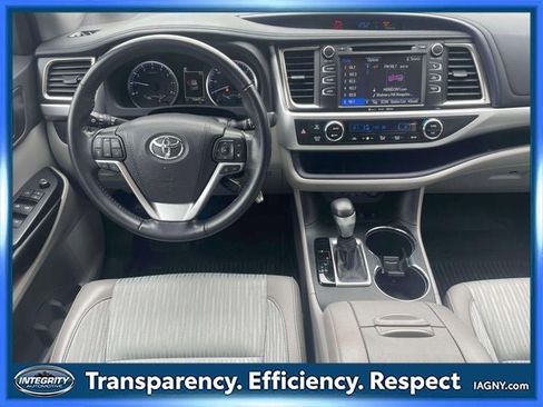 Certified 2019 Toyota Highlander Plus image 15