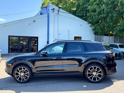 Used 2023 Porsche Cayenne Platinum Edition AWD/4WD image 3