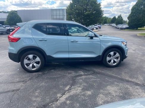 Used 2019 Volvo XC40 T5 Momentum AWD/4WD image 4
