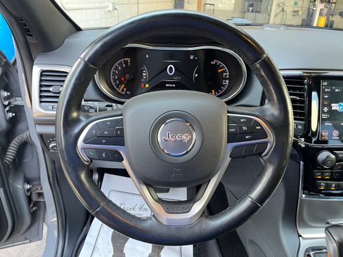 Used 2020 Jeep Grand Cherokee Altitude AWD/4WD image 12