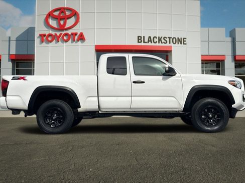 Certified 2022 Toyota Tacoma SR w/ SX Package image 2