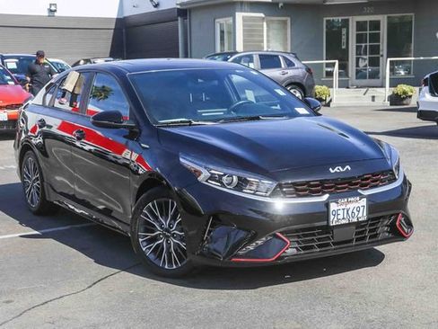 Used 2023 Kia Forte GT-Line w/ GT-Line Premium Package image 2