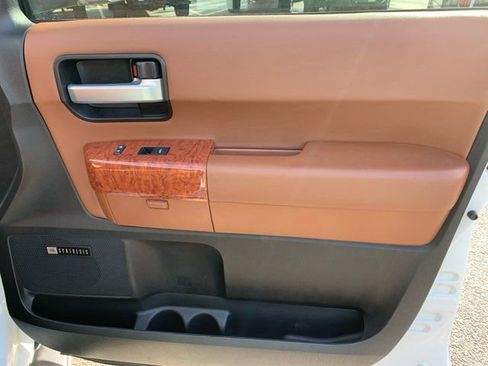 Used 2019 Toyota Sequoia Platinum image 32