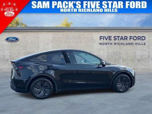 Used 2026 Tesla Model Y AWD image 10
