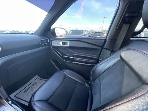 Used 2022 Ford Explorer ST-Line w/ Class IV Trailer Tow Package image 11