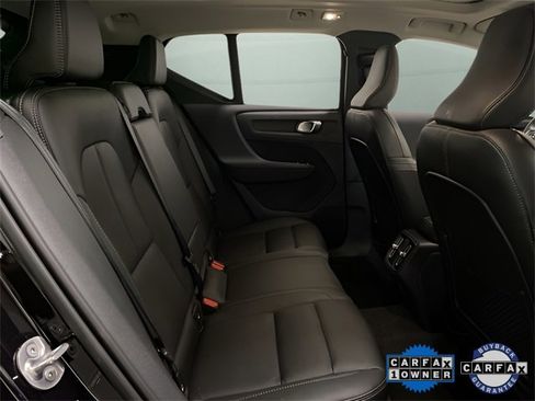 Used 2025 Volvo XC40 B5 Plus image 22