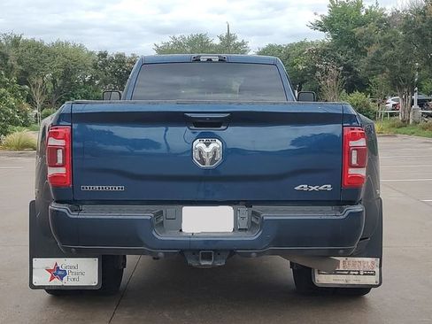 Used 2024 RAM 3500 Big Horn w/ Sport Appearance Package AWD/4WD image 4