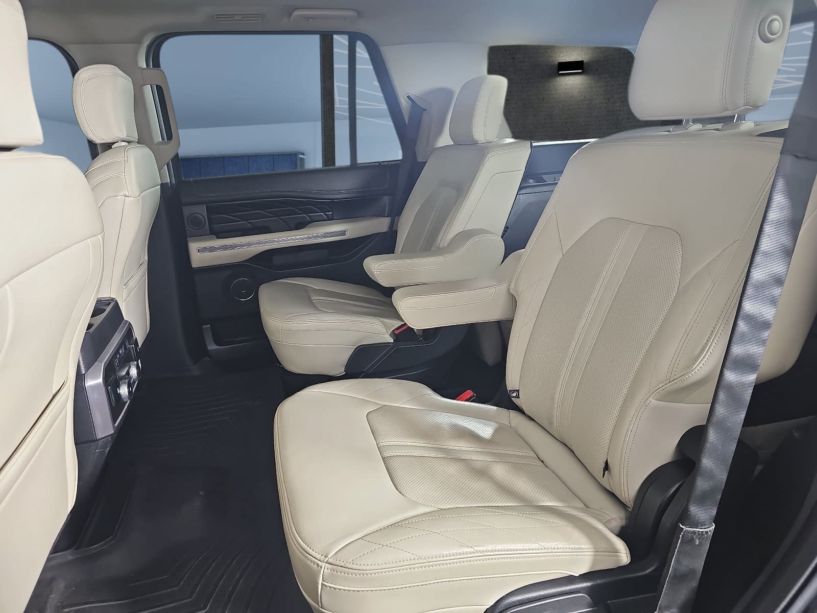 Used 2019 Ford Expedition Platinum AWD/4WD image 10
