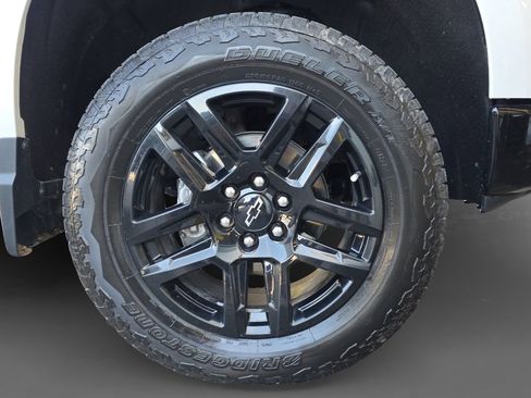 Used 2023 Chevrolet Silverado 1500 LT Trail Boss w/ Protection Package image 15