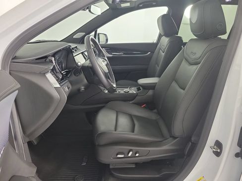 Certified 2024 Cadillac XT6 Premium Luxury w/ LPO, Floor Liner Package AWD/4WD image 16