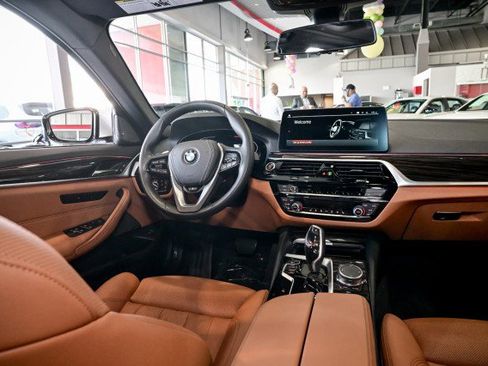 Used 2023 BMW 530i xDrive w/ Premium Package AWD/4WD image 25